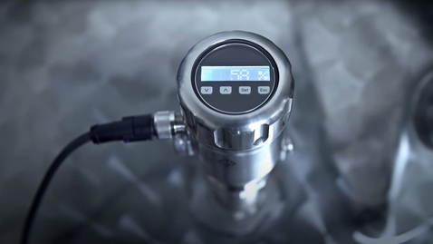 Vorschaubild für Level measurement in the food and beverage industry with LFP Inox level sensor from SICK